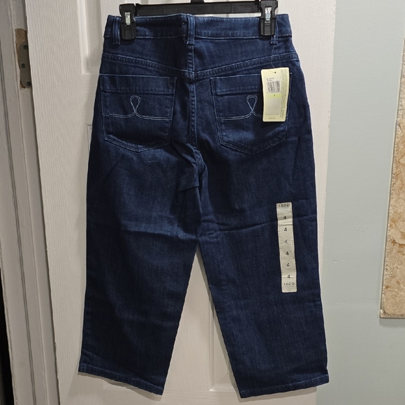 Izod Dark Wash Denim Capris Woman's size 4 - Picture 9 of 13